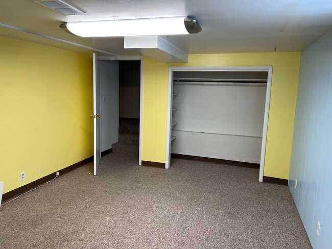 Building Photo - Amazing price amazing location 3+ bedroom house available 9/26