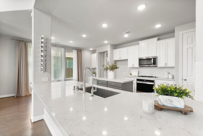 Building Photo - 2840 Jehlon Ln