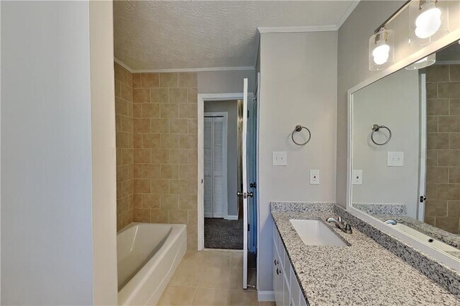 Building Photo - 2041 Kramer Way