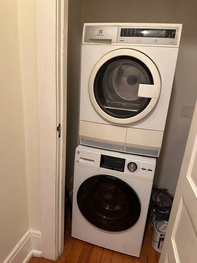 Building Photo - City of Portland Condo Studio, Great Location!