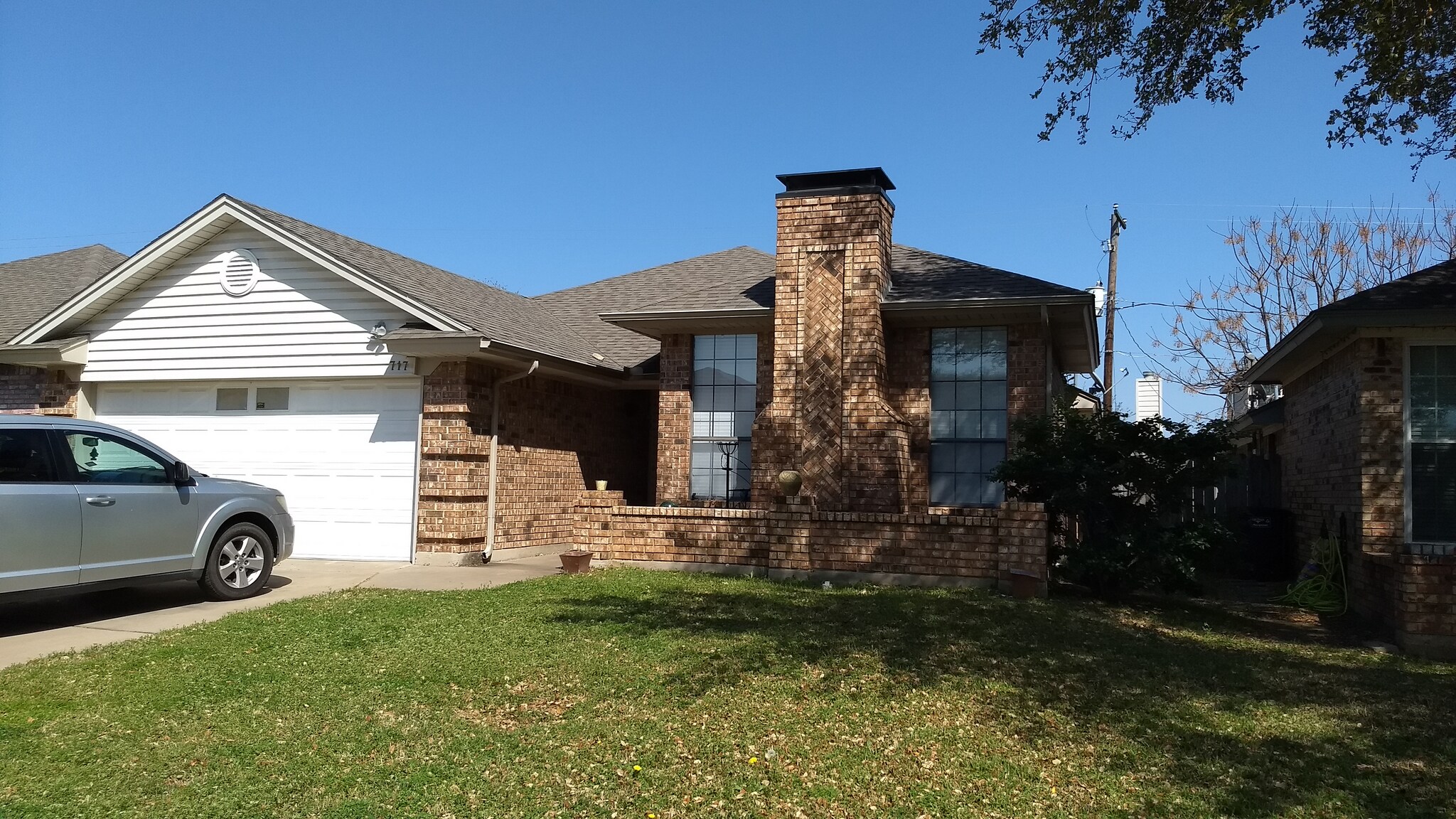 Building Photo - 717 Cross Ridge Circle North