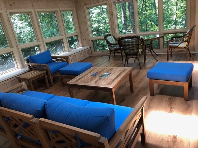 Building Photo - 33 Channel Ln