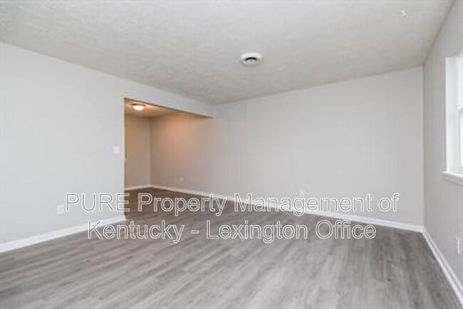 Building Photo - 1512 Shelburn Ct