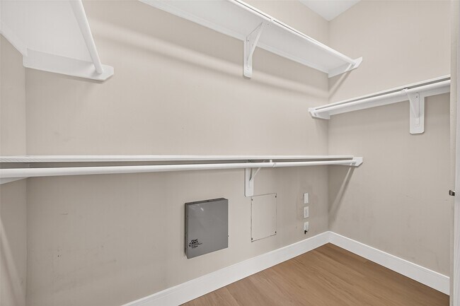 Building Photo - 22210 Bellow Glen Dr