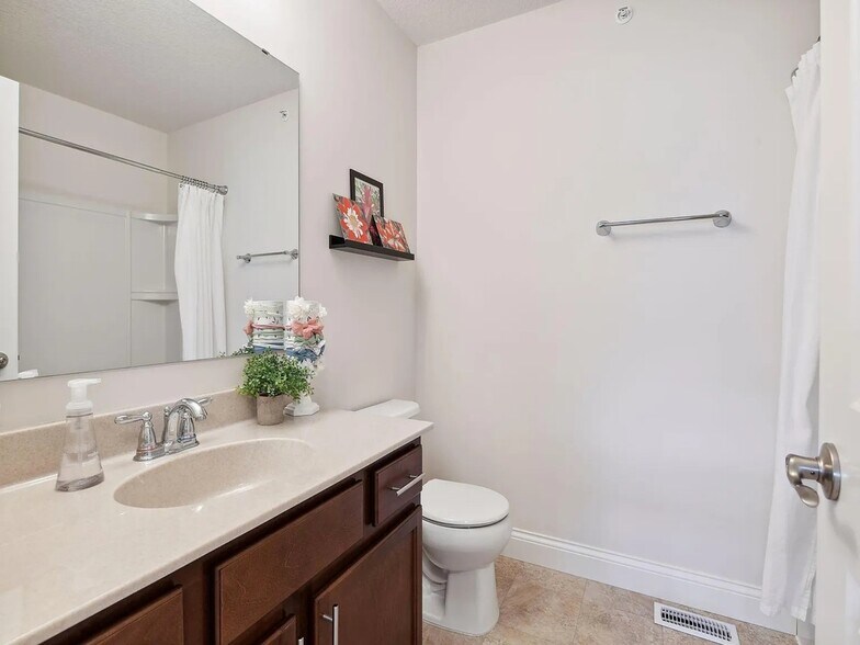 Building Photo - 12563 Okinawa Cir NE