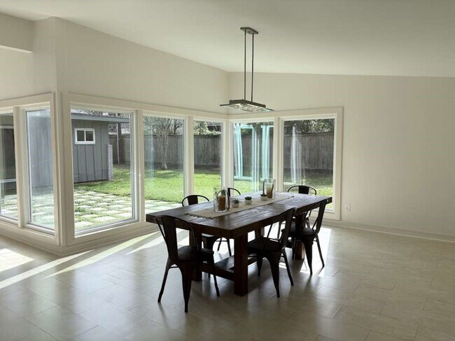 Building Photo - 4711 Imogene St