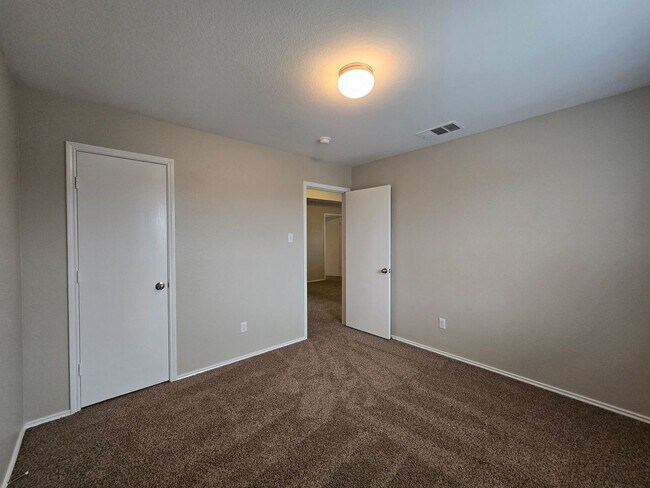 Building Photo - 5302 Lyra Dr
