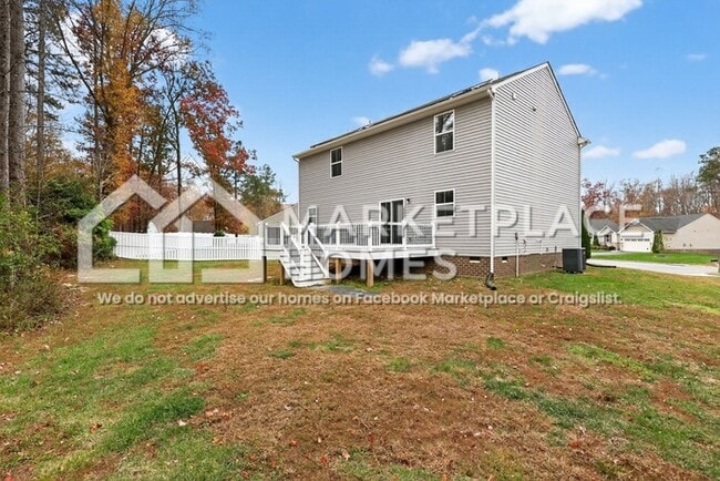 Building Photo - 807 Sun Vly Wy