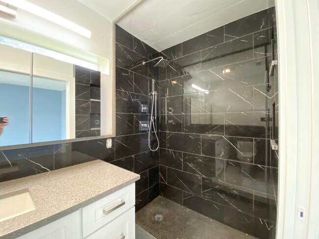 Building Photo - 228 Codrington Dr