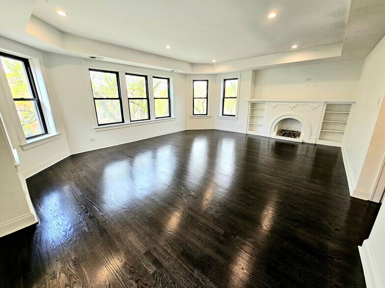 Building Photo - 2209 W Arthur Ave