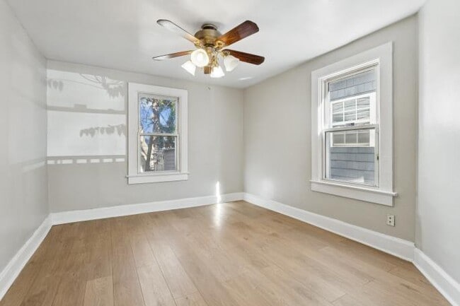 Building Photo - 710 W 31st St