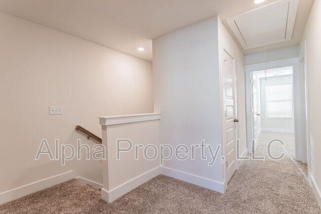 Building Photo - 47 Centimeters Dr