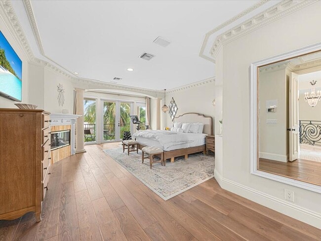 Building Photo - 3030 NE 45th St