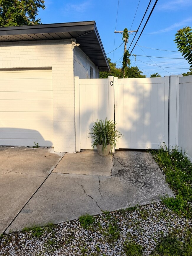 Building Photo - 4713 N Rome Ave
