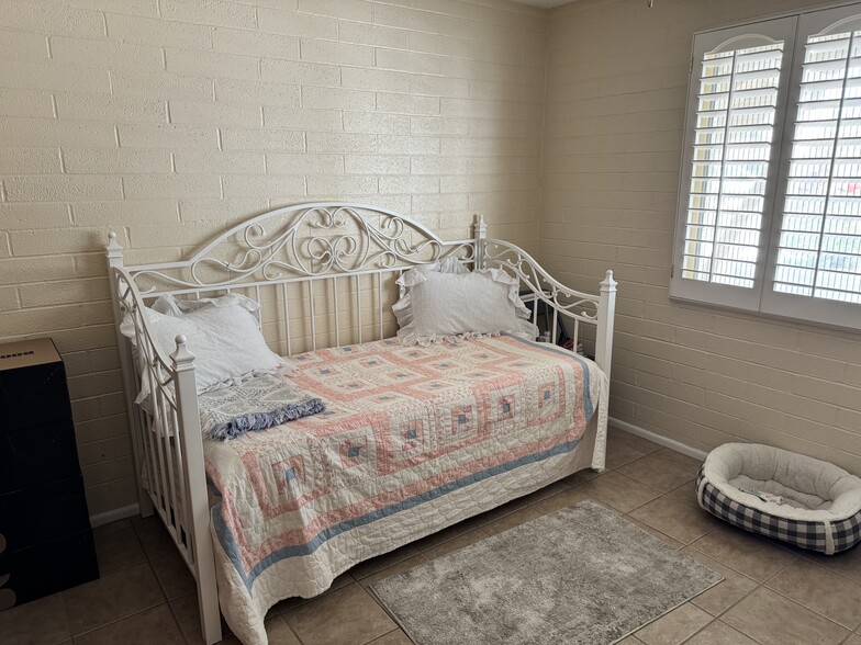 One of two guest rooms - 11402 N 110th Dr