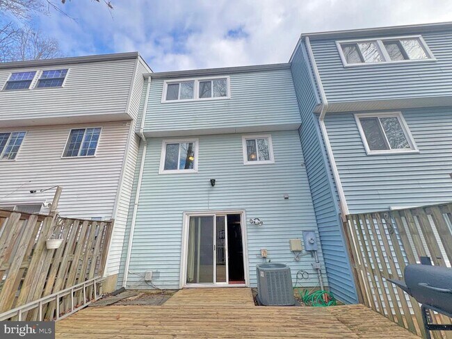 Building Photo - 8104 Willowdale Ct