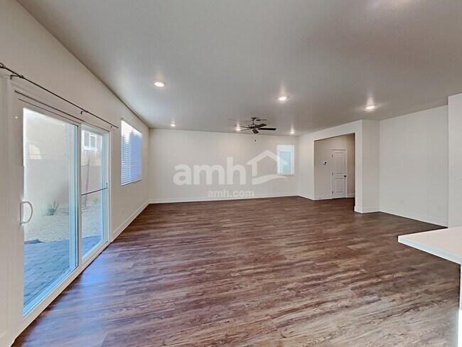 Building Photo - 6034 Schmidt St
