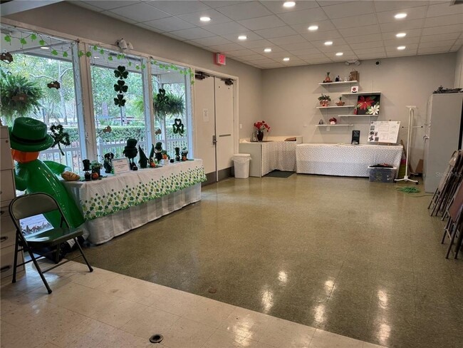 Building Photo - 603 W Club Blvd