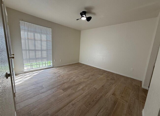 Building Photo - 12500 Sandpiper Dr