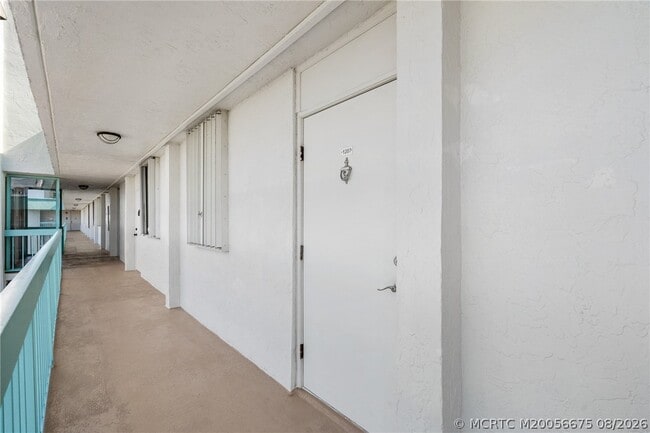 Building Photo - 9940 S Ocean Dr