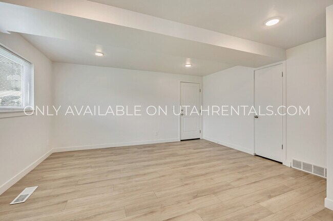 Building Photo - 1537 S 450 E