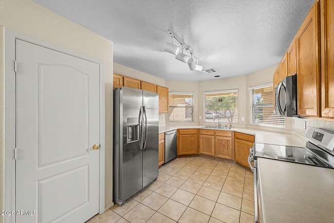 Building Photo - 3626 E Potter Dr