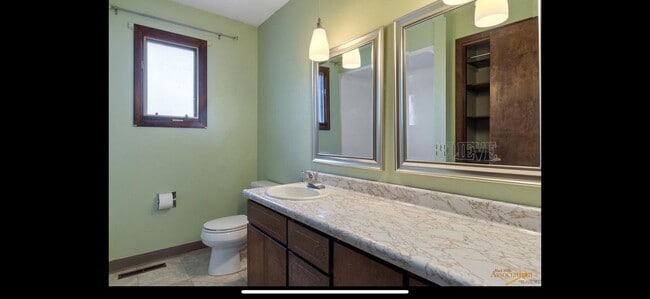 Building Photo - 3 Bedroom, 3 Bathroom Home for Rent