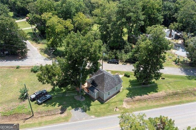 Building Photo - 823 Cooper Dr NE