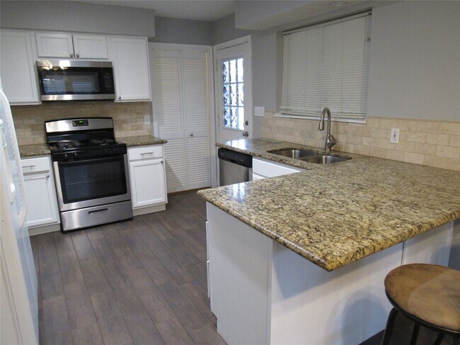 Building Photo - 22710 Leedstown Ln