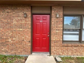 Building Photo - 1707-1707 Stahl St