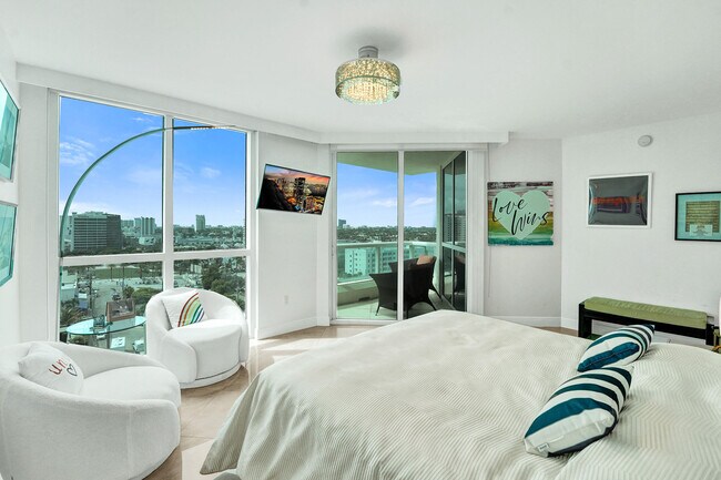 Building Photo - 101 S Fort Lauderdale Beach Blvd