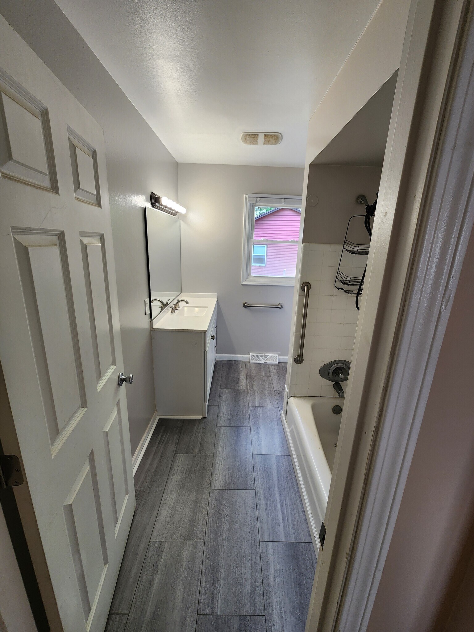 Upstairs Bedroom - 1345 Carriage Hill Dr SE