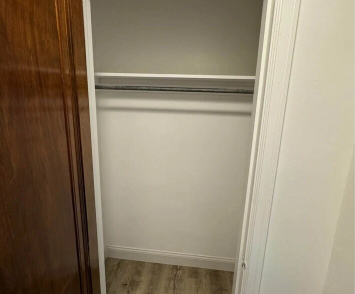 Building Photo - 1006 N 1st Ave