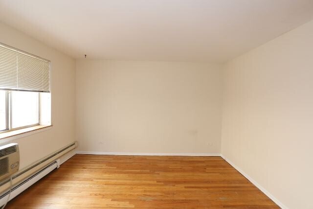 Building Photo - 663 W Wrightwood