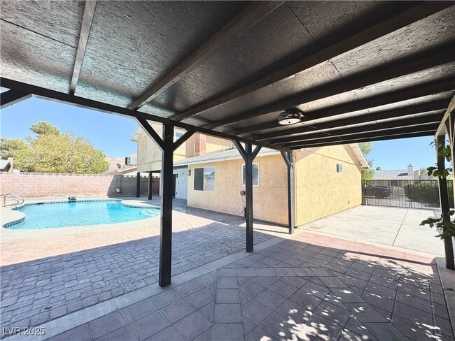 Building Photo - 5830 Deer Valley Dr