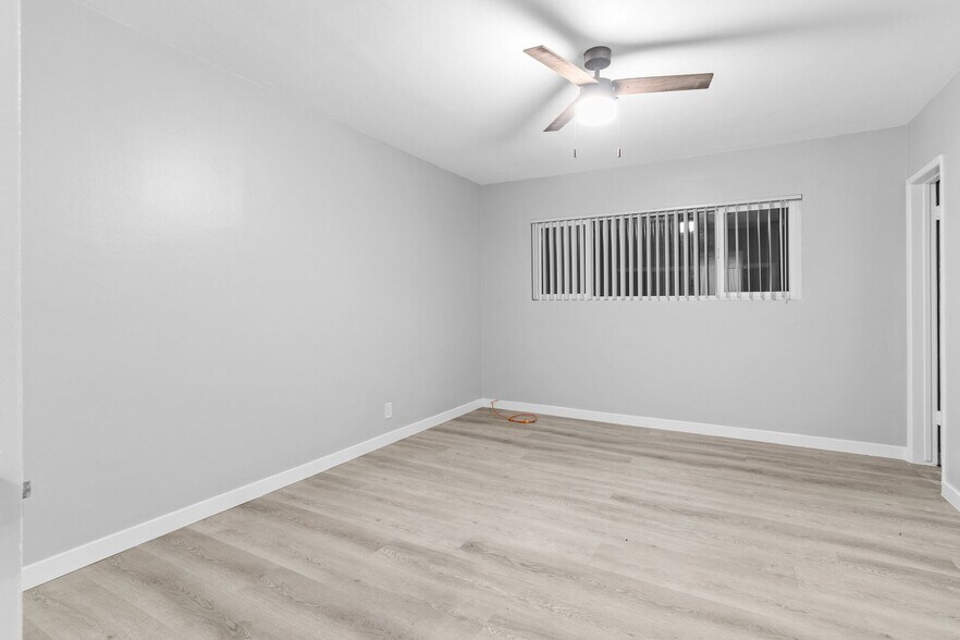 Building Photo - 1655 W Malvern Ave