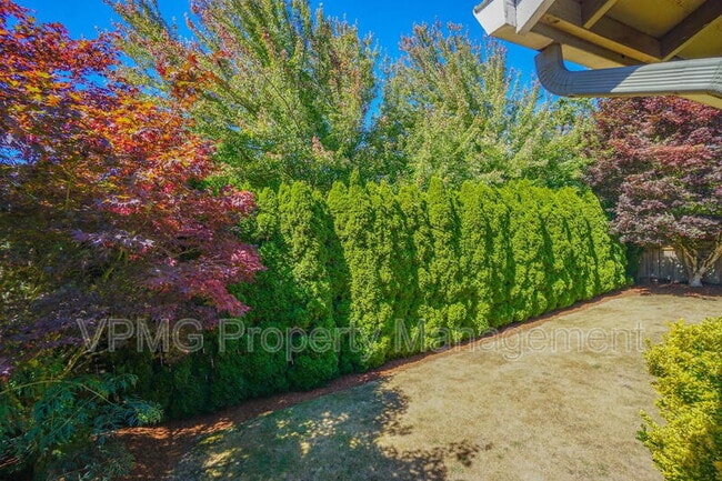Building Photo - 2115 NW 143rd Cir