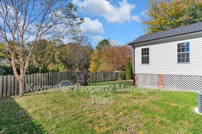 Building Photo - 3391 Valley Crossing Dr