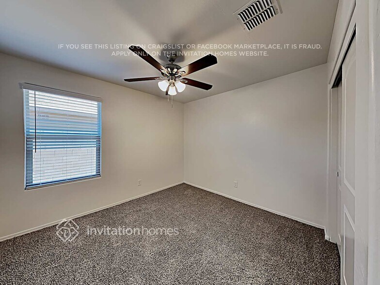 Building Photo - 17144 W Pinnacle Vista Dr