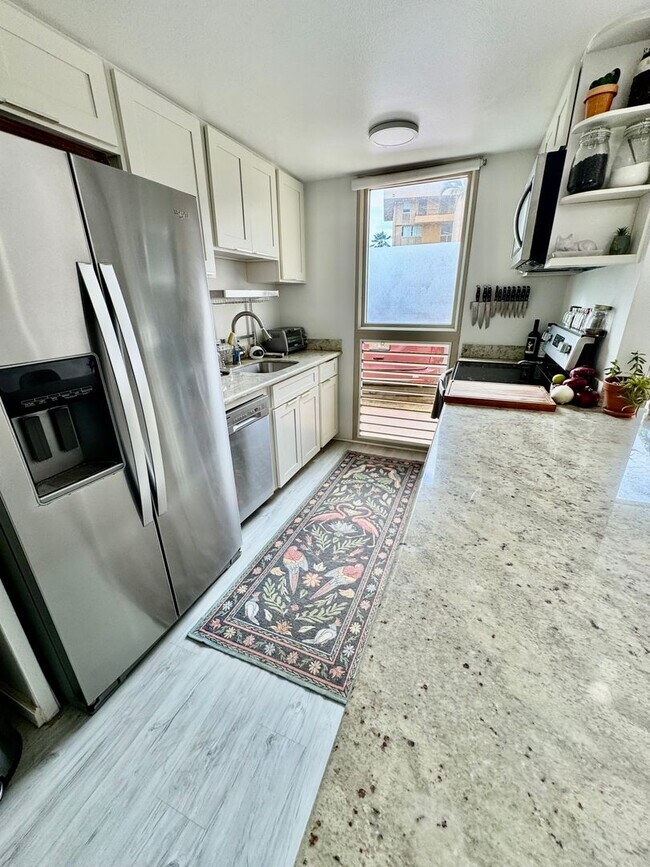Building Photo - Available Now | Fully Furnished 1 Bedroom,...
