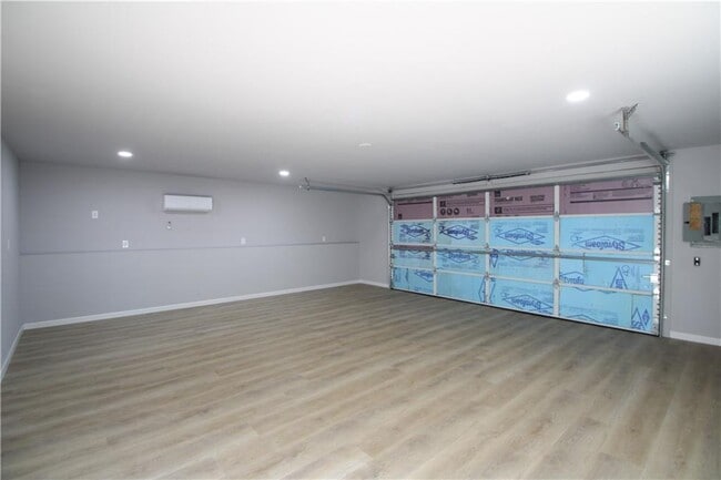 Building Photo - 105 Homeport Dr