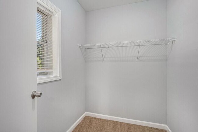 Building Photo - Renovated 4BR/2.5BA Home in Jonesboro!