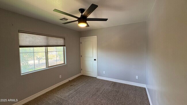 Building Photo - 11460 W St John Rd