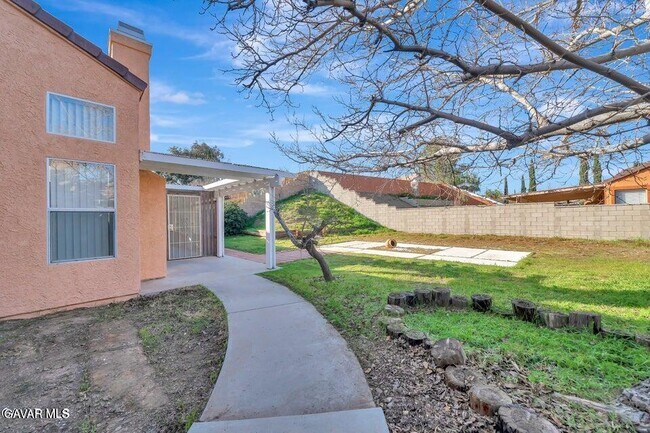 Building Photo - 2611 Redington St