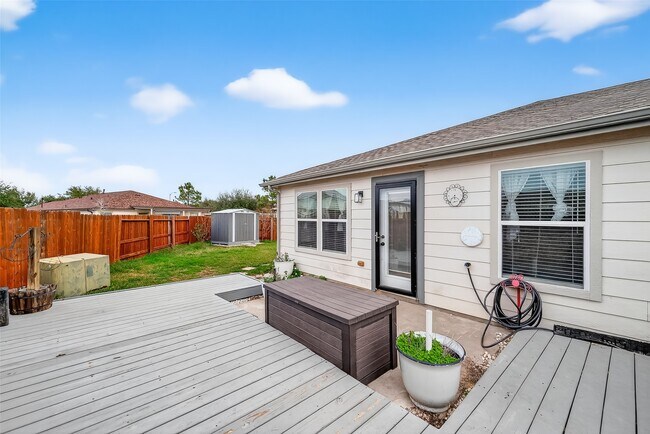 Building Photo - 20610 Moonrise River Ln