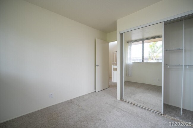 Building Photo - $3,200 / 3br - 1370ft2 - Quaint and Cozy 3...
