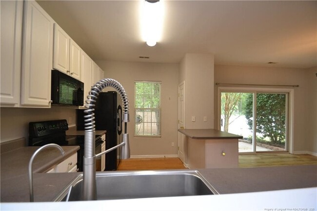 Building Photo - 600 Walnut Woods Dr