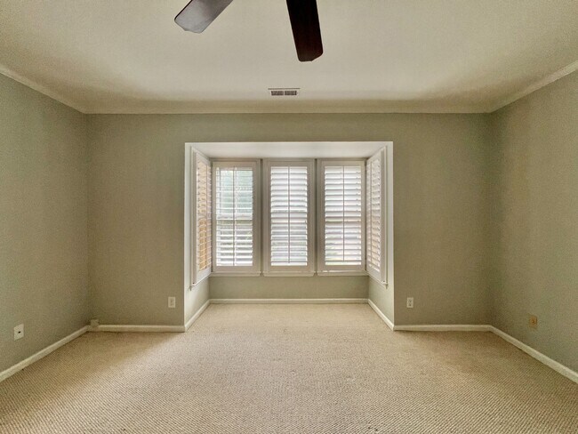 Building Photo - CONVENIENT AND AFFORDABLE