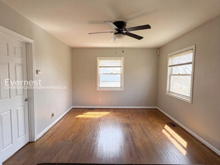 Building Photo - 7730 Emerson Rd