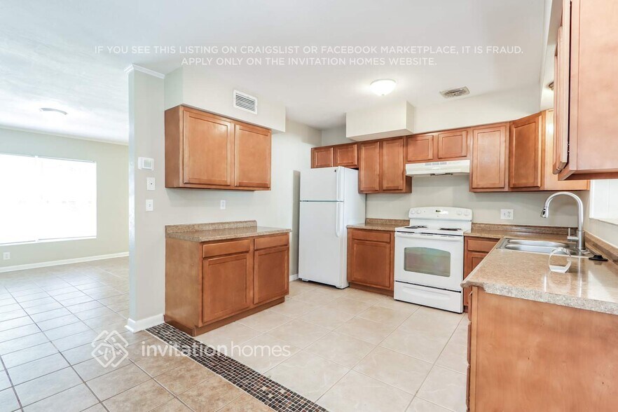 Building Photo - 1520 Price Cir